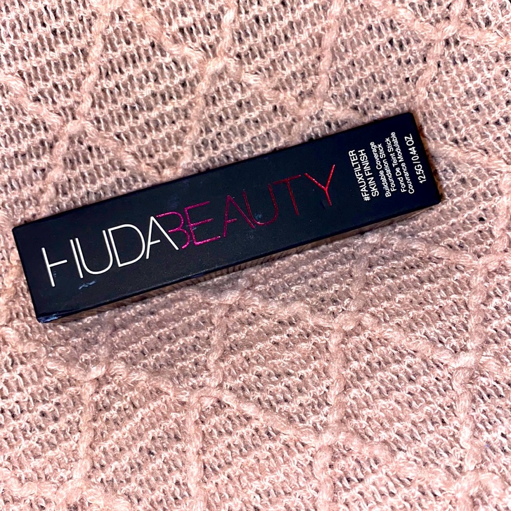 HUDA BEAUTY | #fauxfiter skin finish | Foundation Stick | NWT